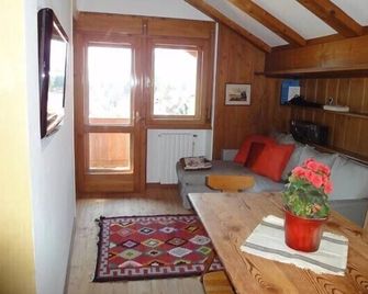 Cozy Apartment With A Splendid View Of Cortina - Cortina d'Ampezzo - Living room