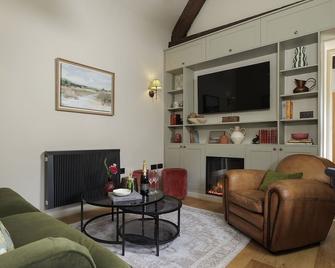 Little Bird Cottage - 比伯里 - 客廳