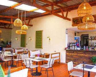 Explorers Hub - Kampala - Restauracja