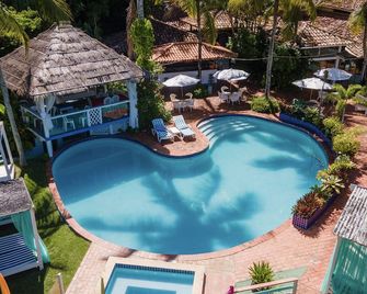 منتجع باراكودا - بوزيوس - حوض السباحة