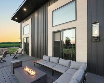New Modern Home in the Finger Lakes - Romulus - Patio