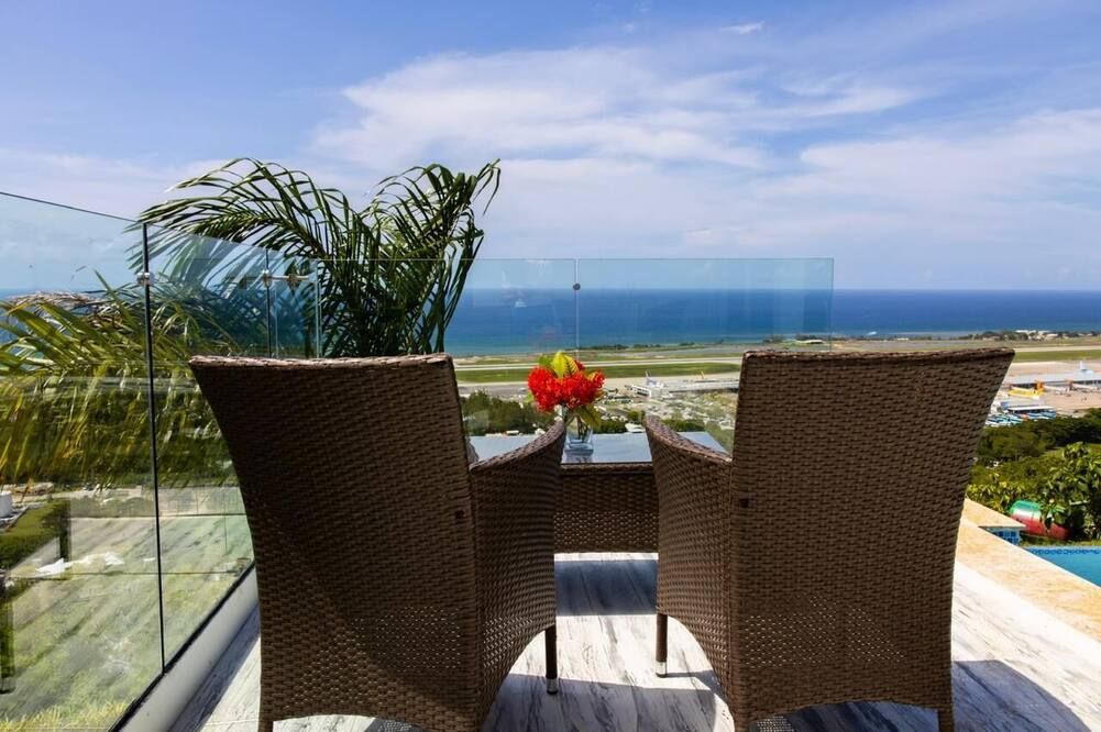 Glory @ Montego Bay, St James - مونتيغو باي - شرفة مرصوفة