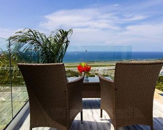 Glory @ Montego Bay, St James - Bahía Montego - Patio