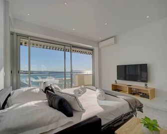 Immogroom- Incredible View -4- Big Terra - كان - غرفة نوم