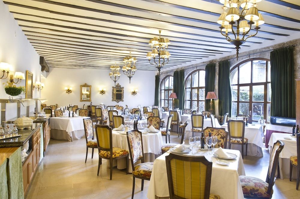 Parador De Santillana De Gil Blas - Santillana del Mar - Restaurant