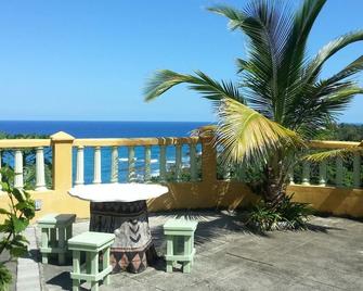 Pimento Lodge Resort - Long Bay - Patio