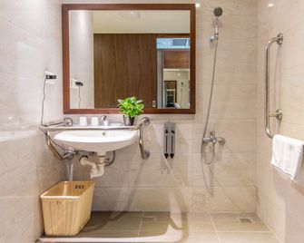 Jia Hsin Garden Hotel - Tainan City - Bathroom