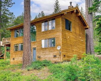 Close to Ski Slopes Tahoe Ski Chalet with Fireplace - Tahoe City - Edificio