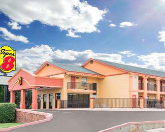 Super 8 by Wyndham Tulsa/Arpt/St Fairgrounds - Tulsa - Building