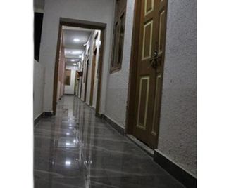 Hotel Galaxy Executive Guest House & Ac Dormitory - Bombay - Pasillo