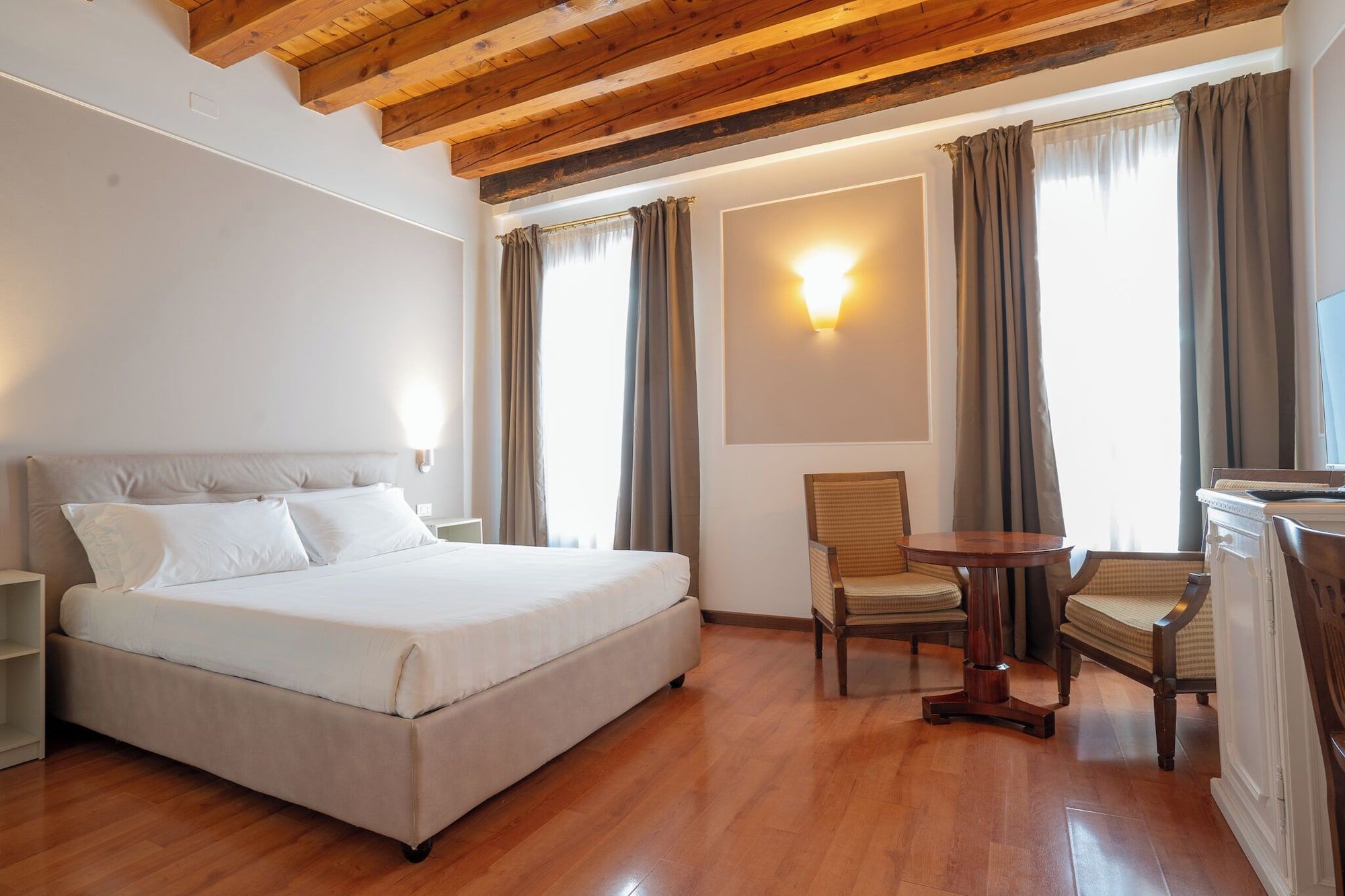 ألا كورتي روسا - البندقية - غرفة نوم