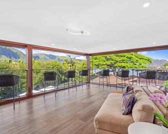Paradise Bay Resort - Kaneohe - Living room