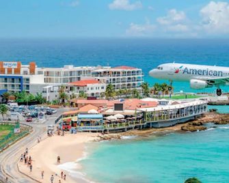 Maho Beach House - Ocean Suite - 2 Bedroom - Simpson Bay
