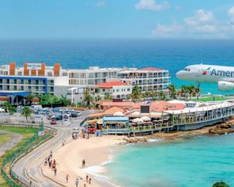 Maho Beach House - Ocean Suite - 2 Bedroom - Simpson Bay