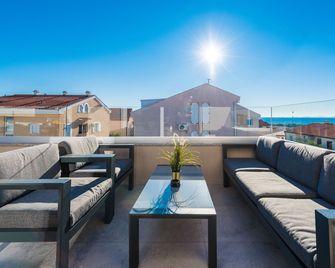 Pool Apartments Villa Meteorite - Novalja - Balcón