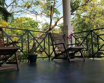 Hotel Sisilthera - Anuradhapura - Patio