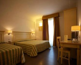 Hotel Stella Marina - San Vincenzo - Yatak Odası