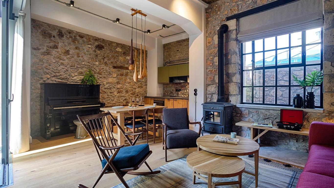 The Foundry Suites