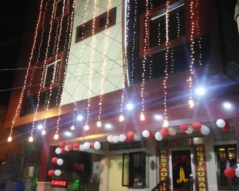 hotel shivay palace - Bastī - Building