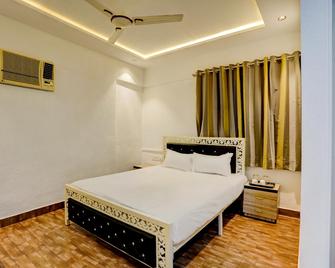 Hotel O Mumbai Paying Guest - Mumbai - Bedroom