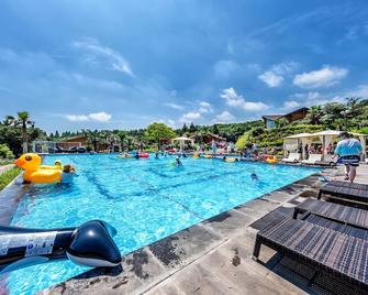 Jeju I've Hotel & Resort - סאוגוויפו - בריכה