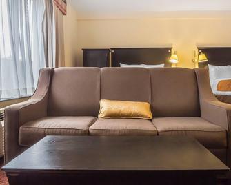 Comfort Inn & Suites Laguardia Airport - Queens - Living room