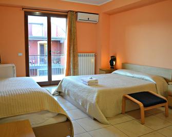 Hotel Centro Benessere Acquaplanet - Paternò - Camera da letto