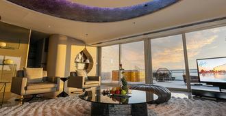 The ART Hotel & Resort - Muharraq - Living room