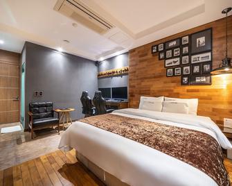 Blixx Hotel - Suwon - Habitación