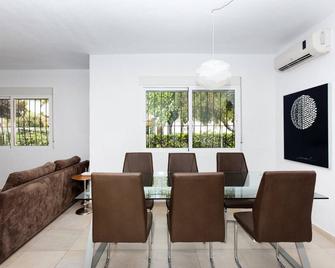 Dream Villa With Private Pool, 50m Away. From The Beach - Punta Prima (València) - Menjador