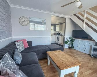 Fantastic Chalet In Hemsby Near To The Beach In Norfolk Ref 18167B - Hemsby - Salon