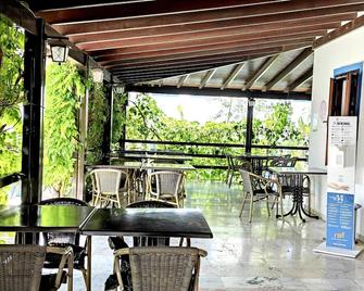 Hotel Atrium - Bodrum - Pátio