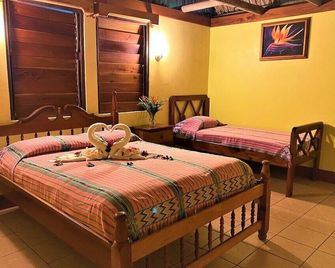 Crystal Paradise Resort - San Ignacio - Schlafzimmer