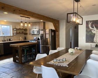 North Star Saloon: Silverton's Premier Downtown Digs! - Silverton - Jadalnia