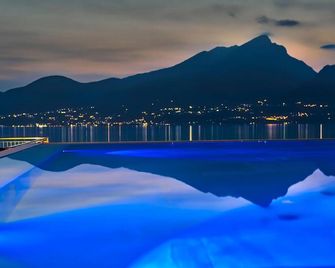 Hotel Galvani - טורי דל בנאקו - בריכה