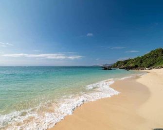 Beach Resorts Hotel Kalakaua - Onna - Strand