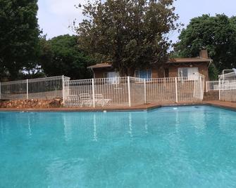 Farmhouse - 5 minutes to the Cradle of Humankind - Krugersdorp - Pool