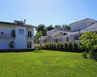 Romana Guest House - Lido di Castel Fusano - Budynek