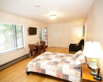 Cozy Studio 2 Blocks from Downtown Mill Valley - Mill Valley - Bedroom