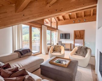 Chalet Bergliebe zentral mit Bergblick - Seefeld - Soggiorno