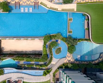 Dingdong Home Felizenvista 5-Star Facilities - Ho Chi Minh City - Pool