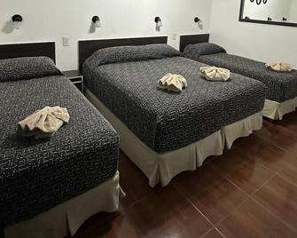 Hotel Quito - Buenos Aires - Bedroom
