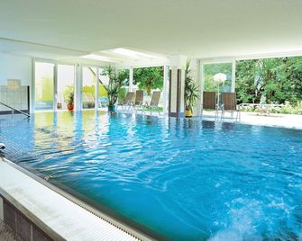 Familienhotel Steindl - מילשטאט - בריכה