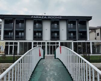 farazarooms - Serdivan - Gebäude