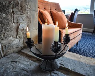 Craigmhor Lodge & Courtyard - פיטלורכי - טרקלין
