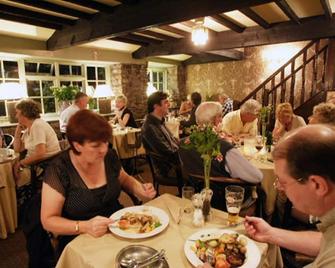 Bear Crickhowell - Crickhowell - Restaurant