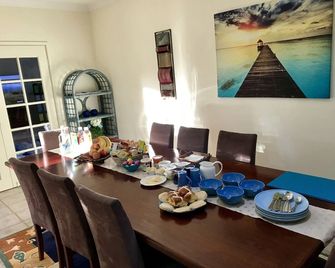 Little Shangri-La - Busselton - Dining room