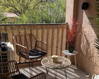 Appartement Pied Dans L'eau - La Seyne-sur-Mer - Balcony