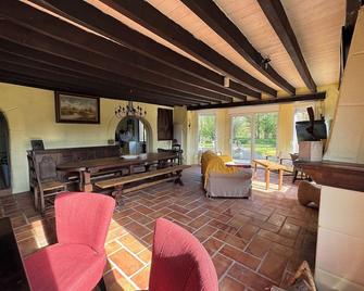 Gîte in the heart of the Tilques marsh (private island) on 1 hectare - Tilques - Sala de estar
