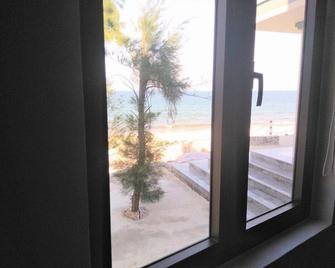 Sea Star Hostel - Dong Hoi - Balkon